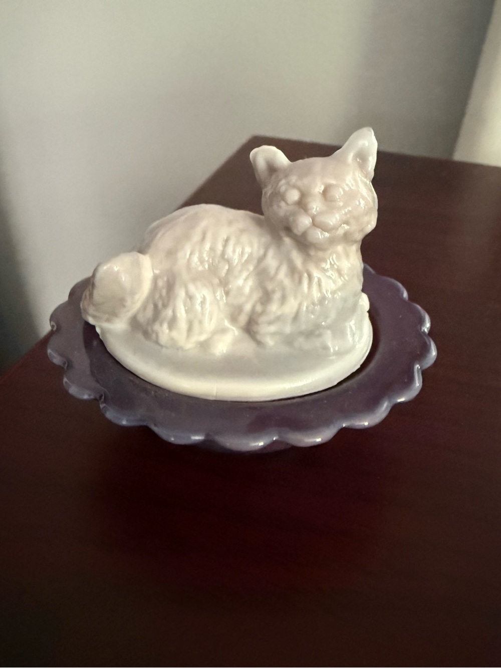 Mosser cat on nest - marriage